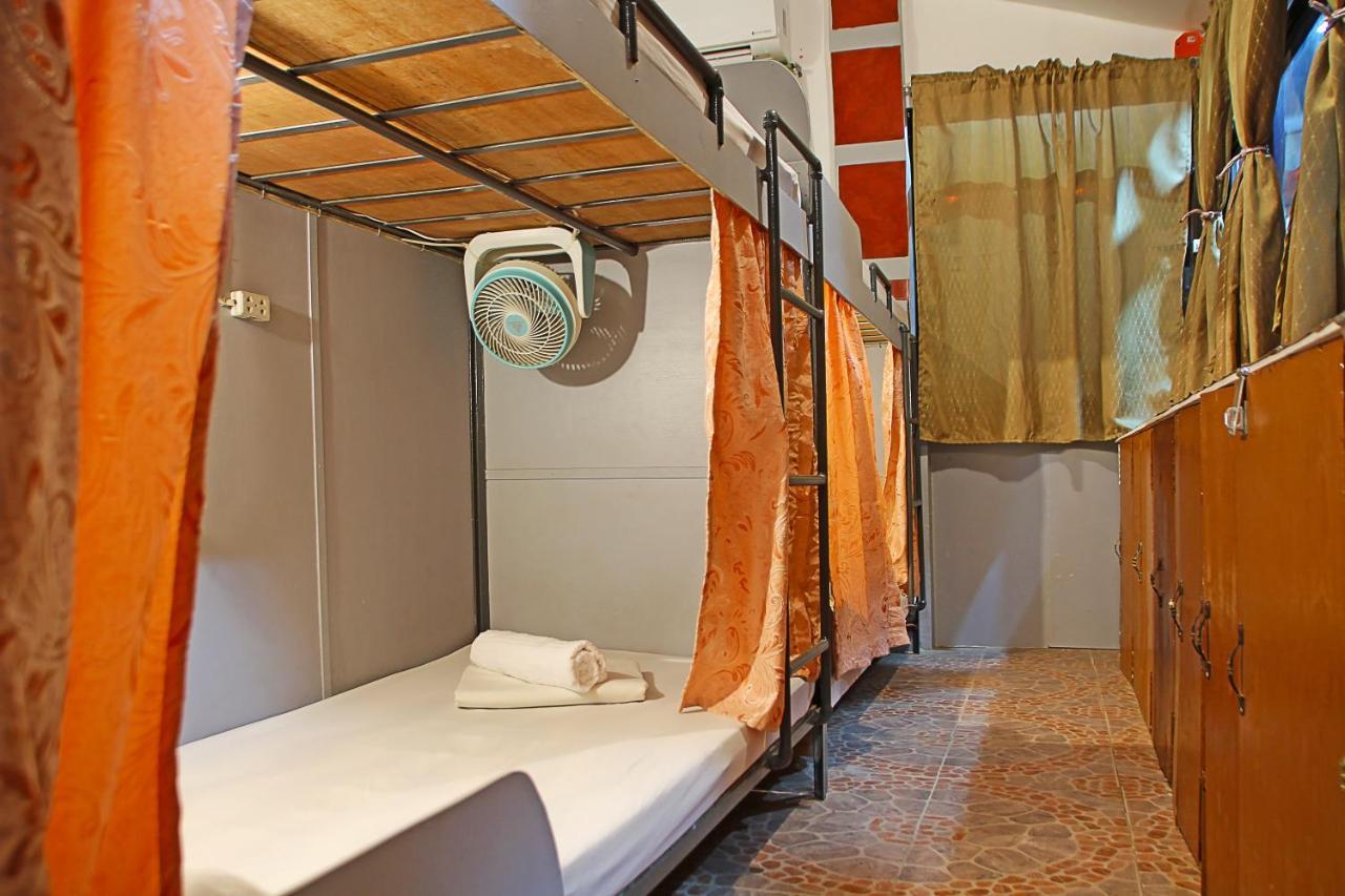Mario'S Travellers Inn Coron Bagian luar foto