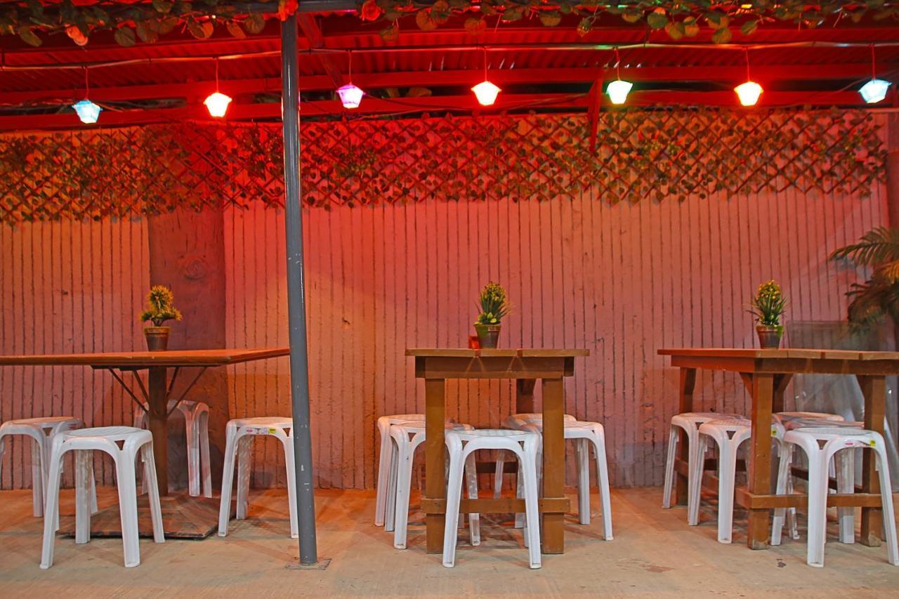 Mario'S Travellers Inn Coron Bagian luar foto