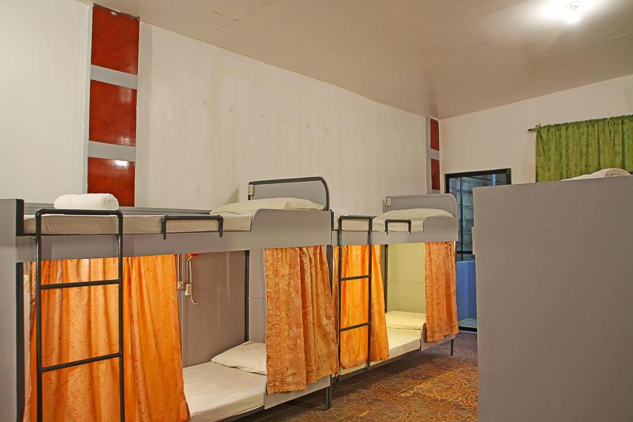 Mario'S Travellers Inn Coron Bagian luar foto
