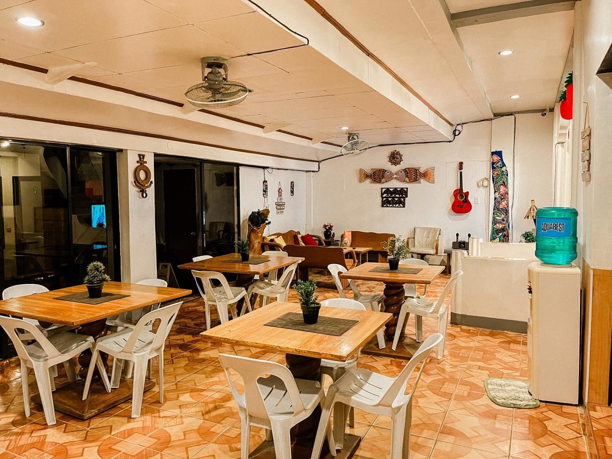 Mario'S Travellers Inn Coron Bagian luar foto