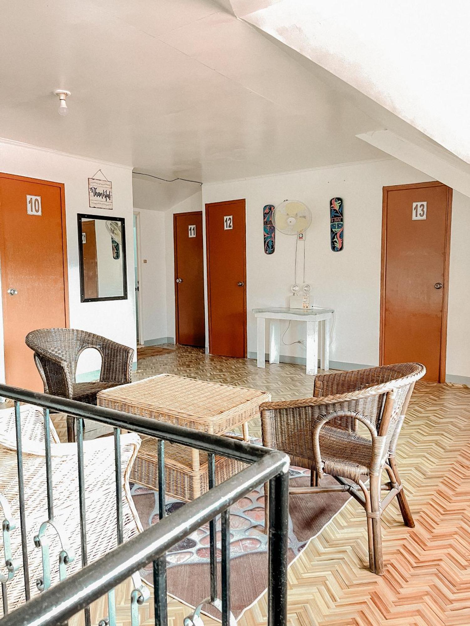 Mario'S Travellers Inn Coron Bagian luar foto