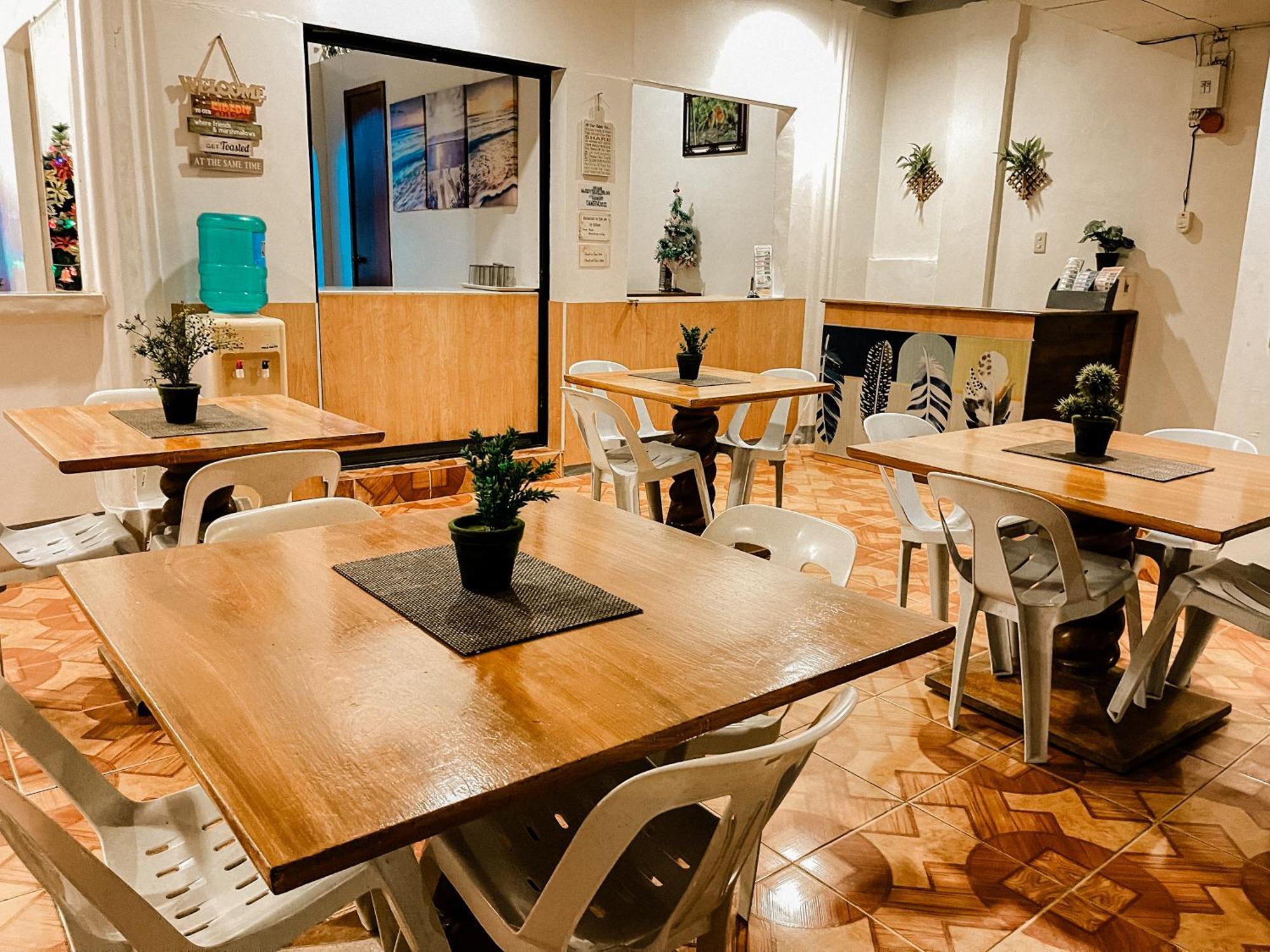 Mario'S Travellers Inn Coron Bagian luar foto