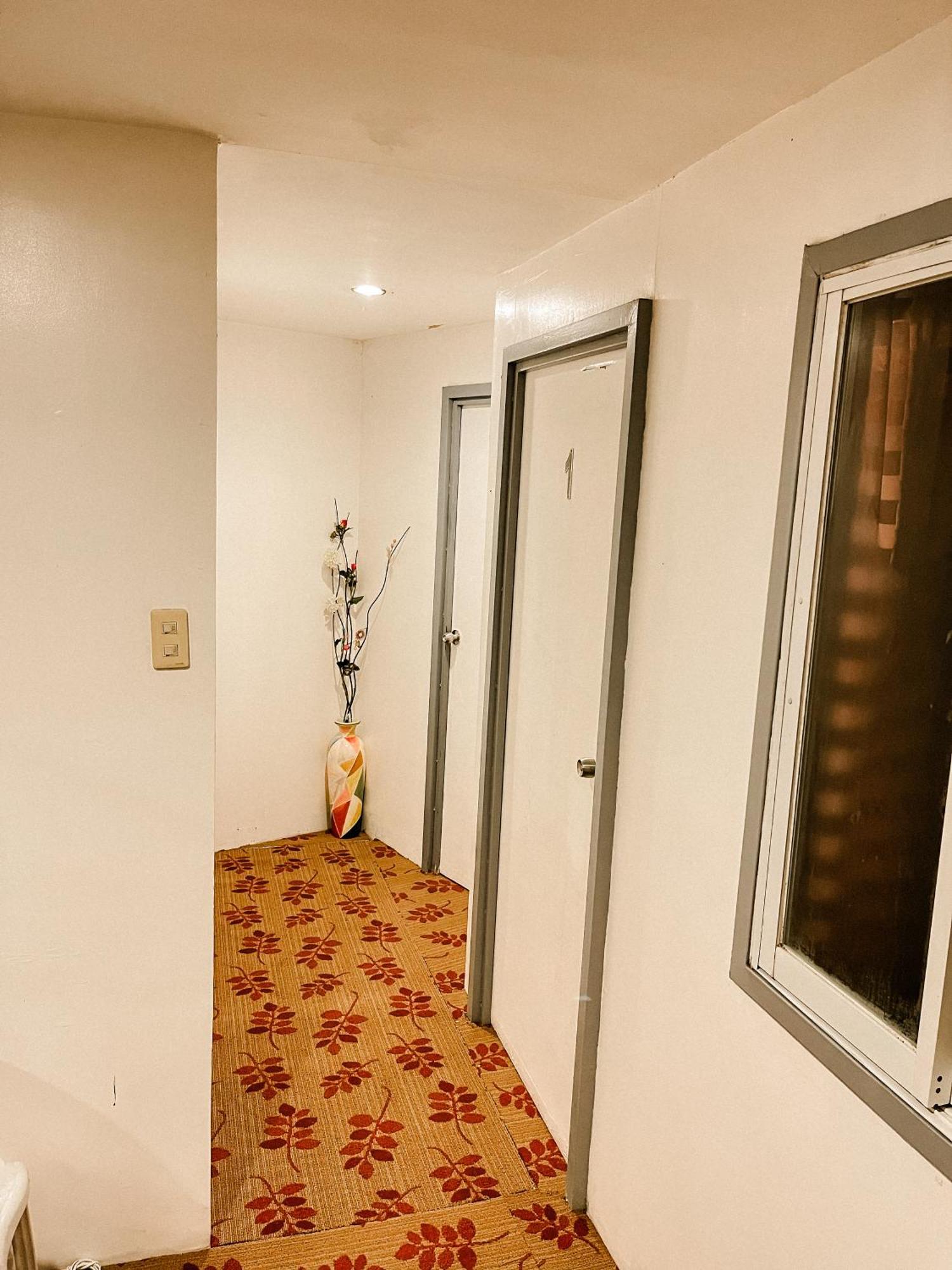 Mario'S Travellers Inn Coron Bagian luar foto