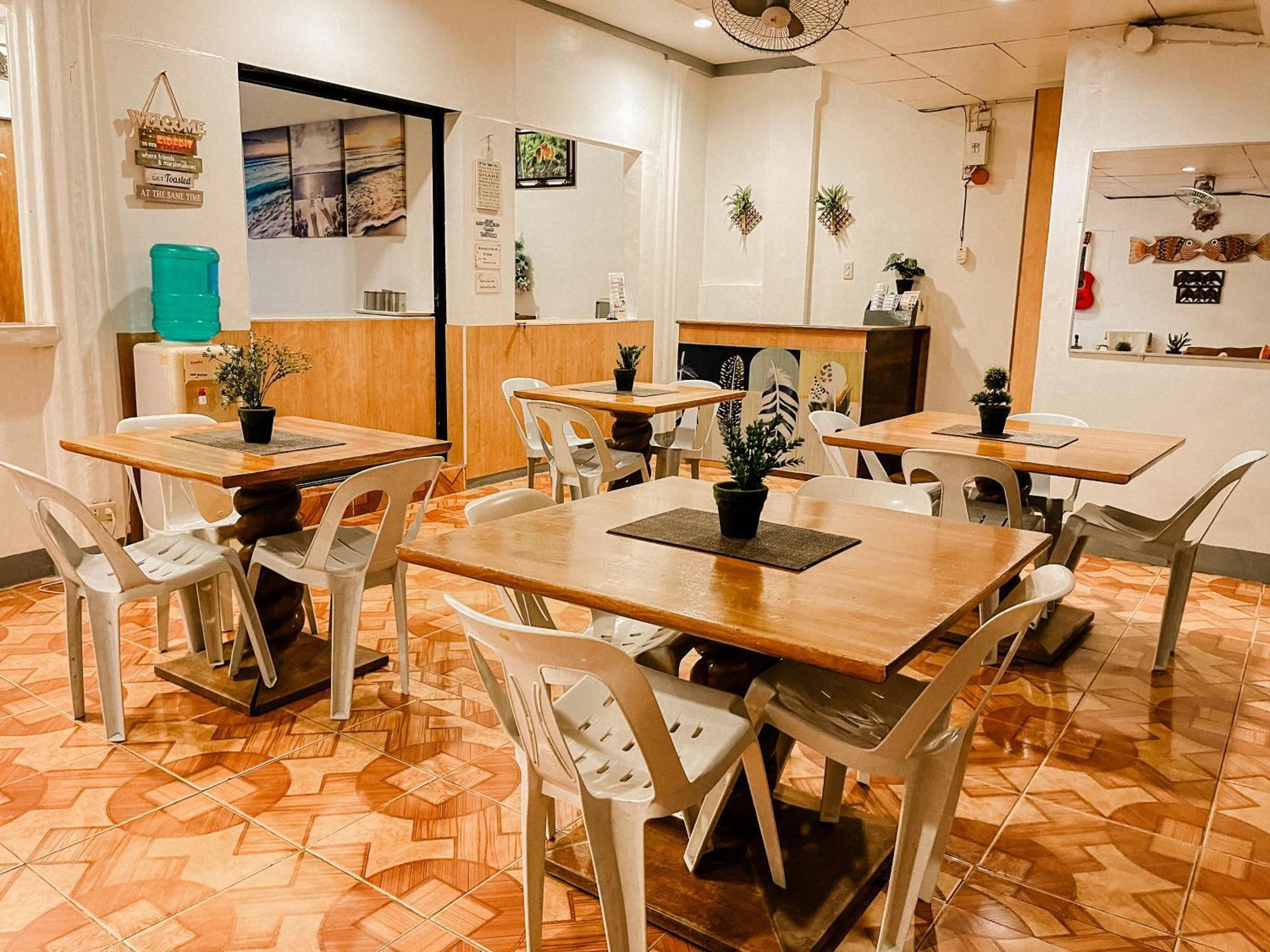 Mario'S Travellers Inn Coron Bagian luar foto