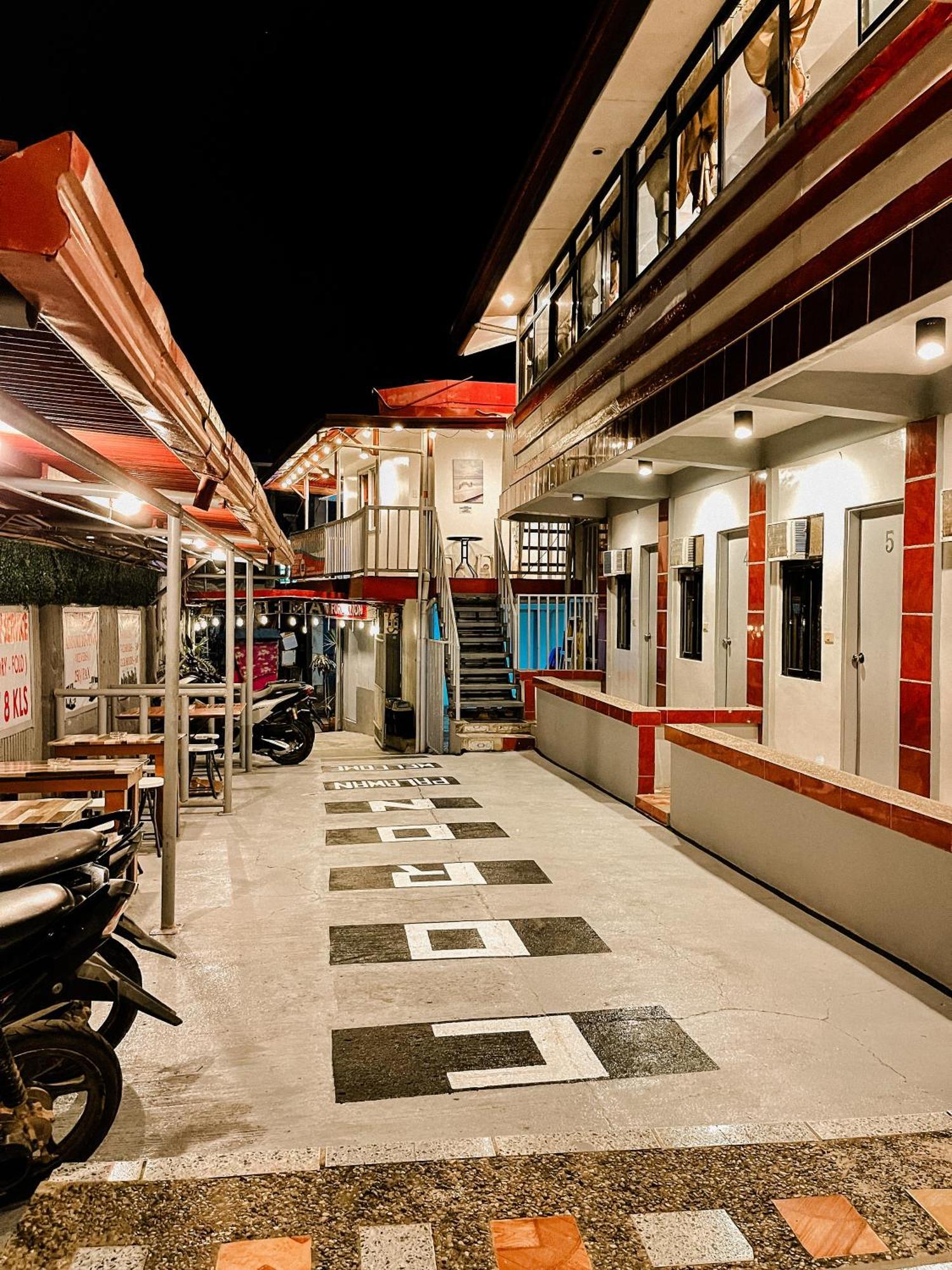 Mario'S Travellers Inn Coron Bagian luar foto