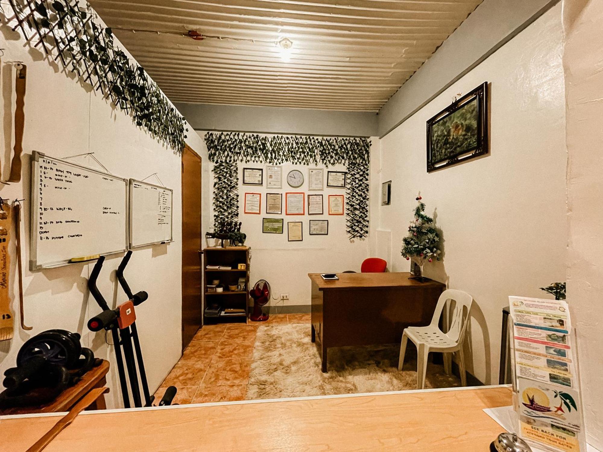 Mario'S Travellers Inn Coron Bagian luar foto